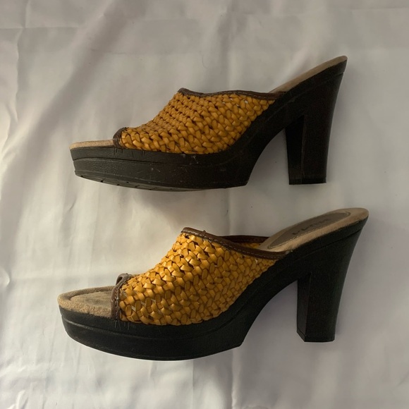 Mudd Natural Woven Leather Platform Mule - Picture 7 of 9